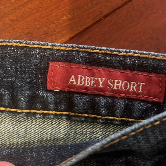 “Lucky Brand” “Abby Short” denim 8/29 - Picture 5 of 8